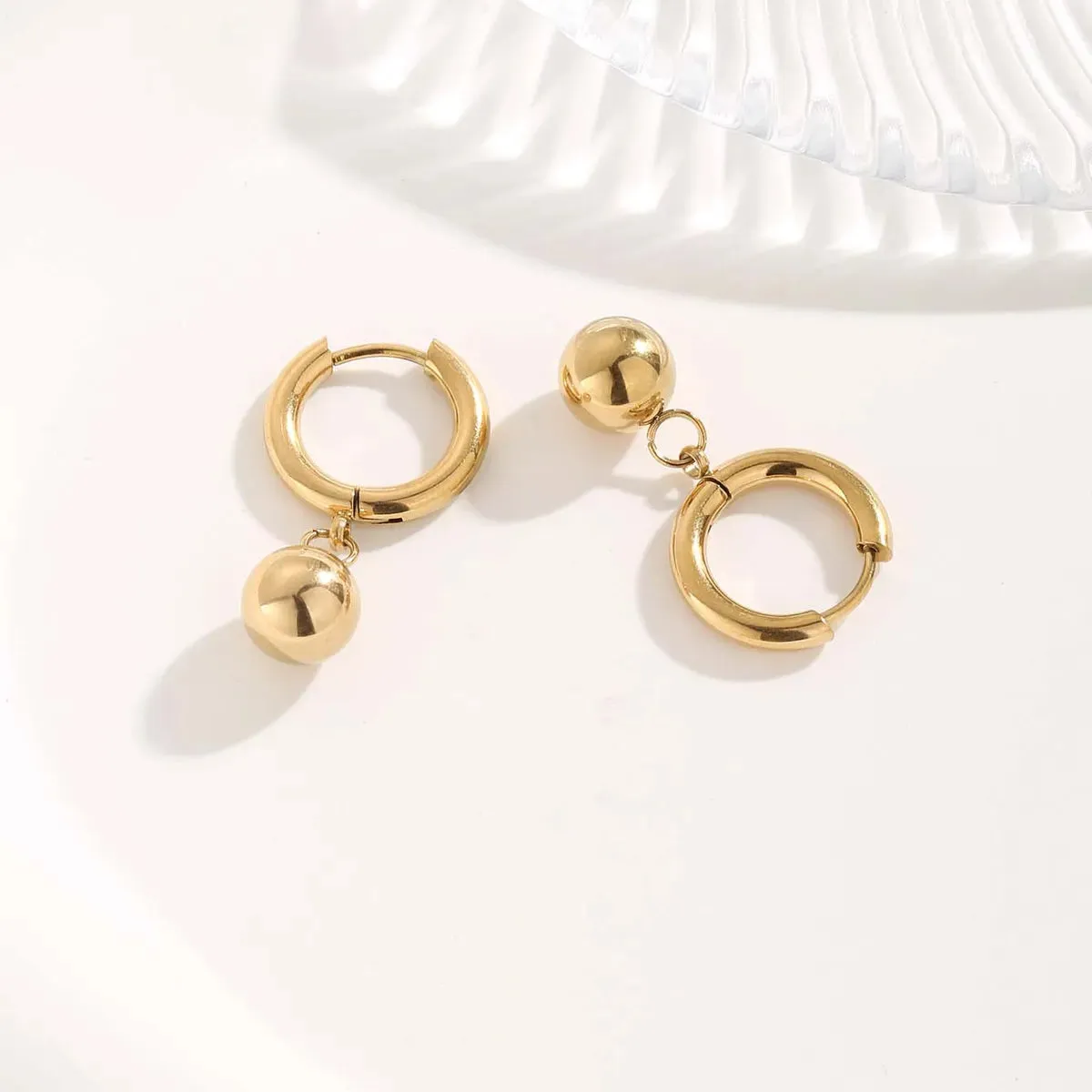 1 Pair Elegant Glam Round Heart Shape Pearl Plating Titanium Steel Gold Plated Ear Studs