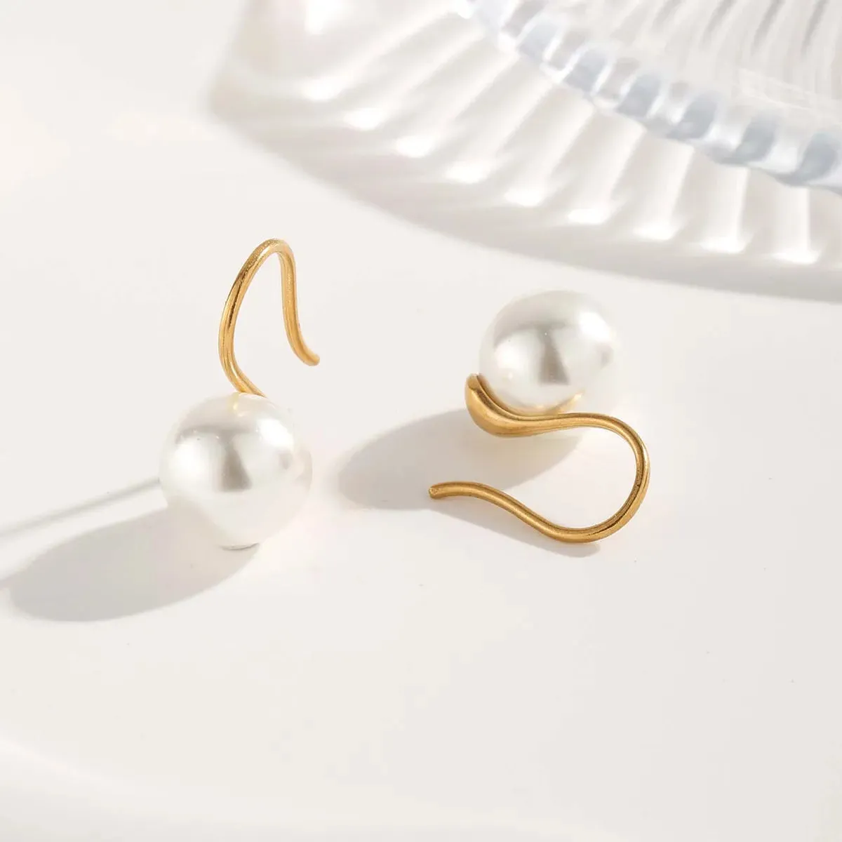 1 Pair Elegant Glam Round Heart Shape Pearl Plating Titanium Steel Gold Plated Ear Studs