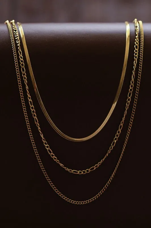 18k Gold 3 strands layered necklace *
