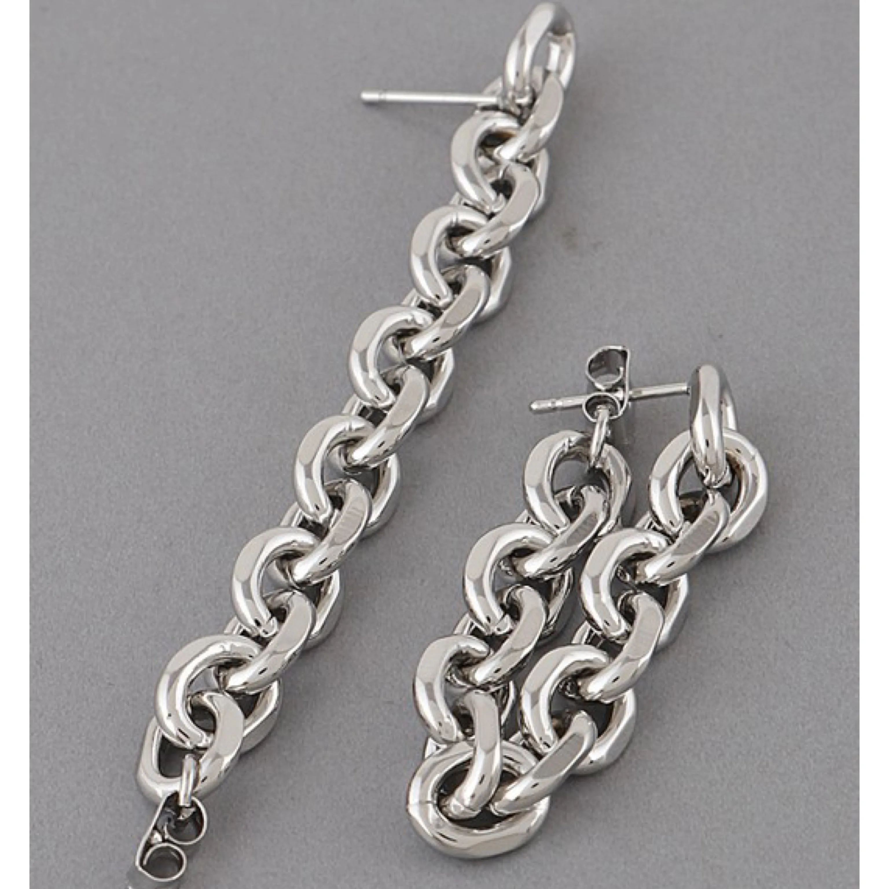 BOLD CHAIN EARRINGS
