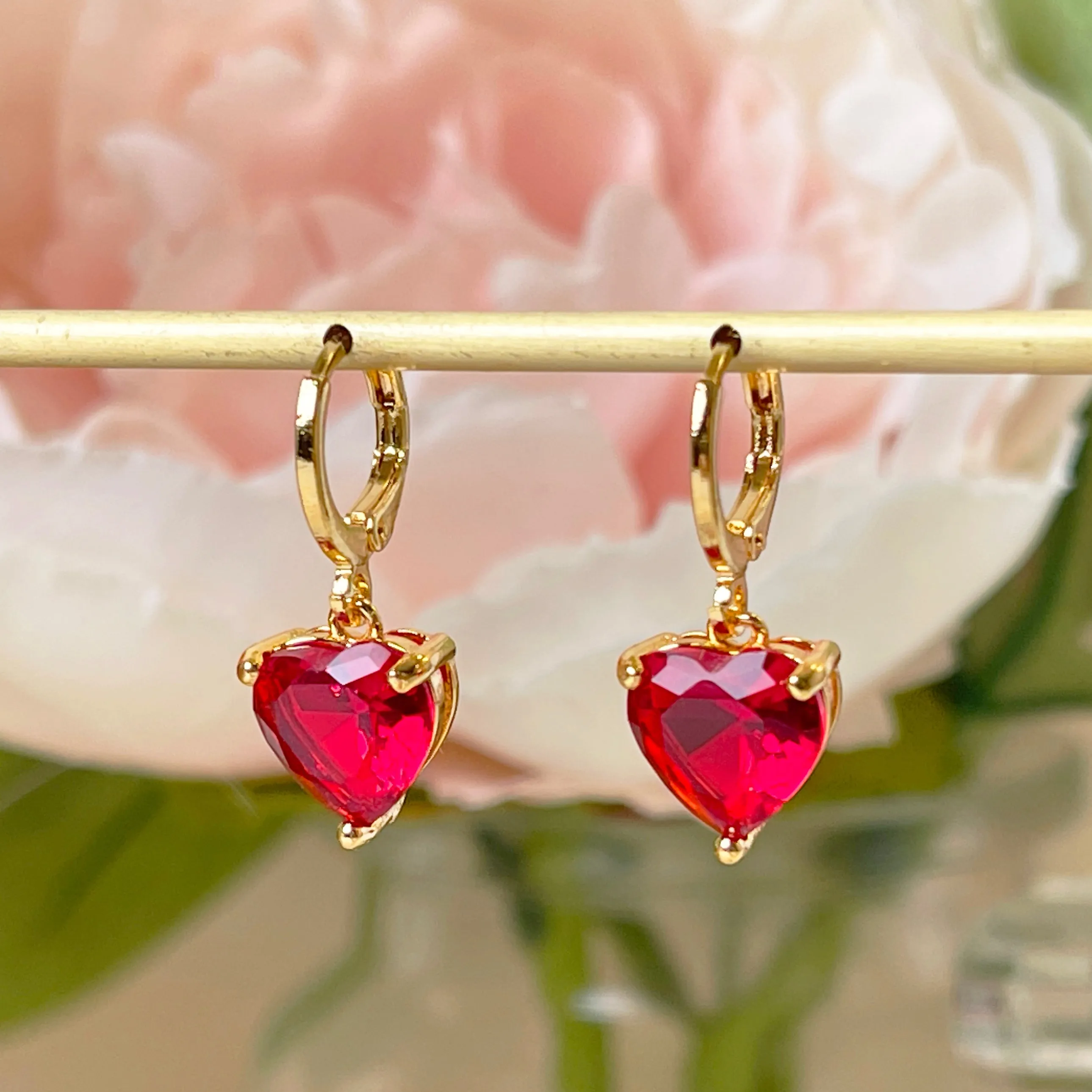 E149 red heart dangle huggie hoop earrings