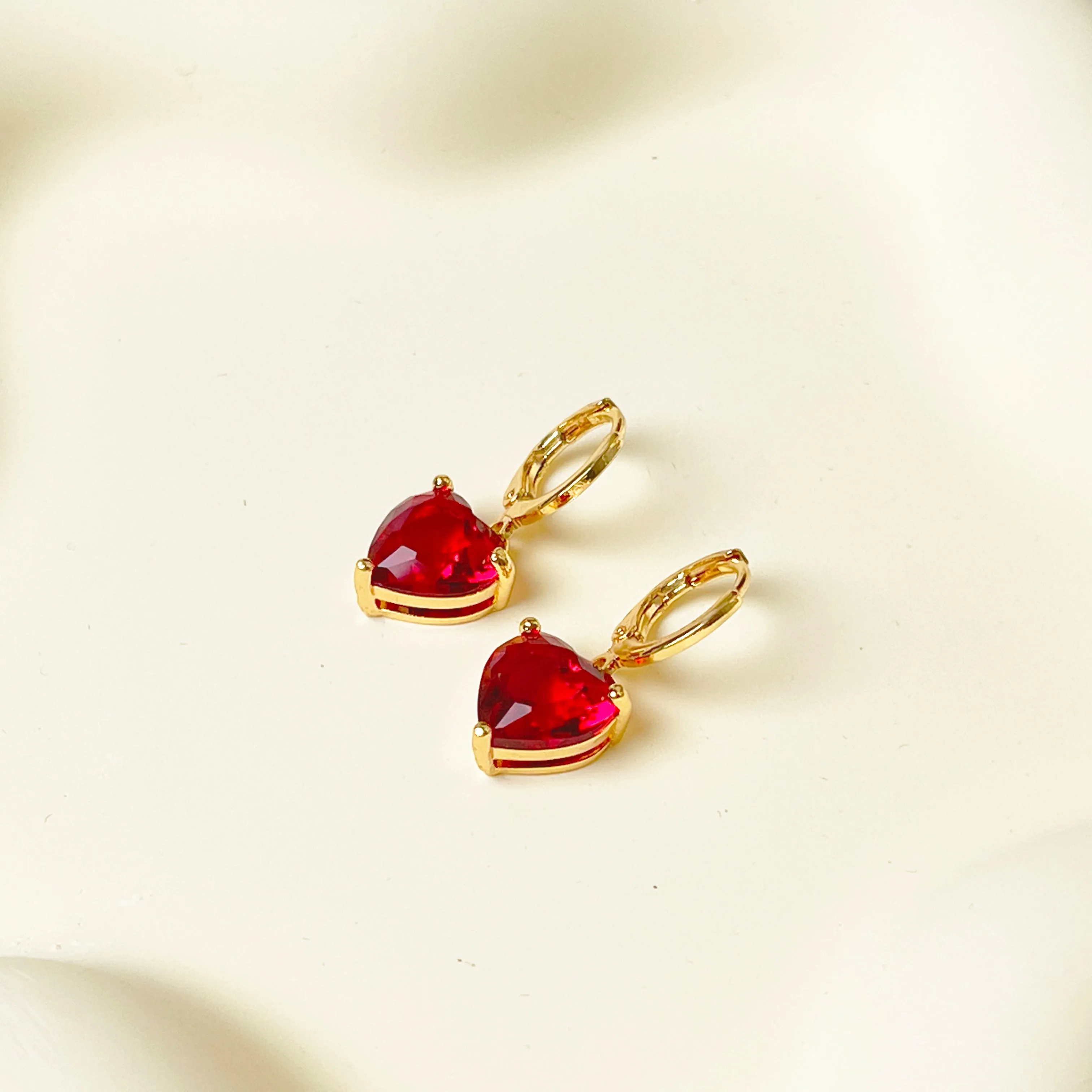 E149 red heart dangle huggie hoop earrings