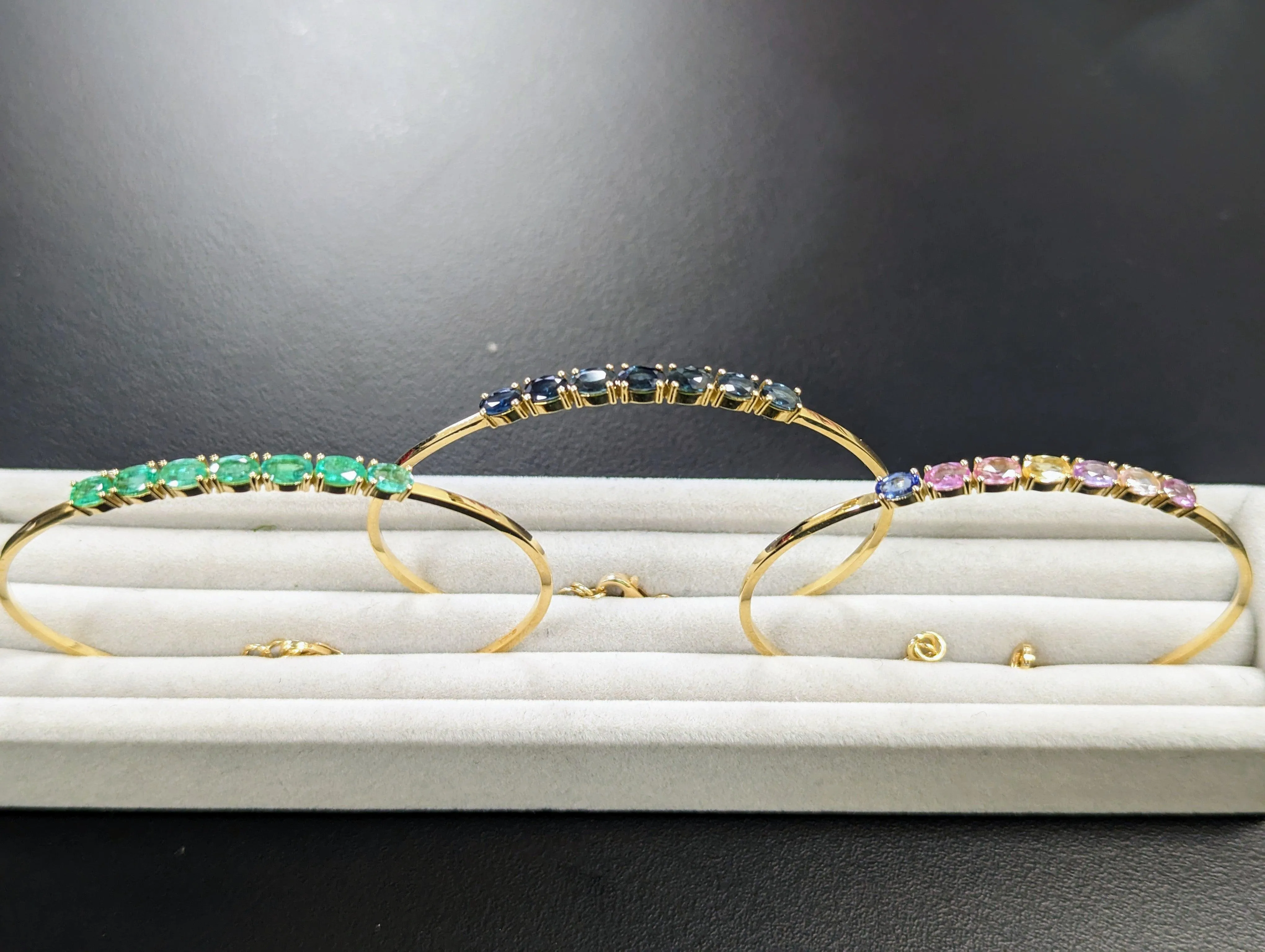 GFG Jewellery 18ct Dumom Bangle - Pastel Sapphires
