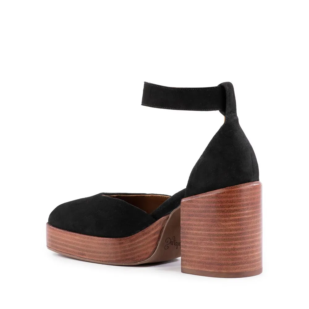 Gleaming Heel