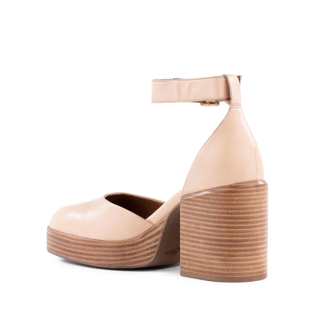 Gleaming Heel