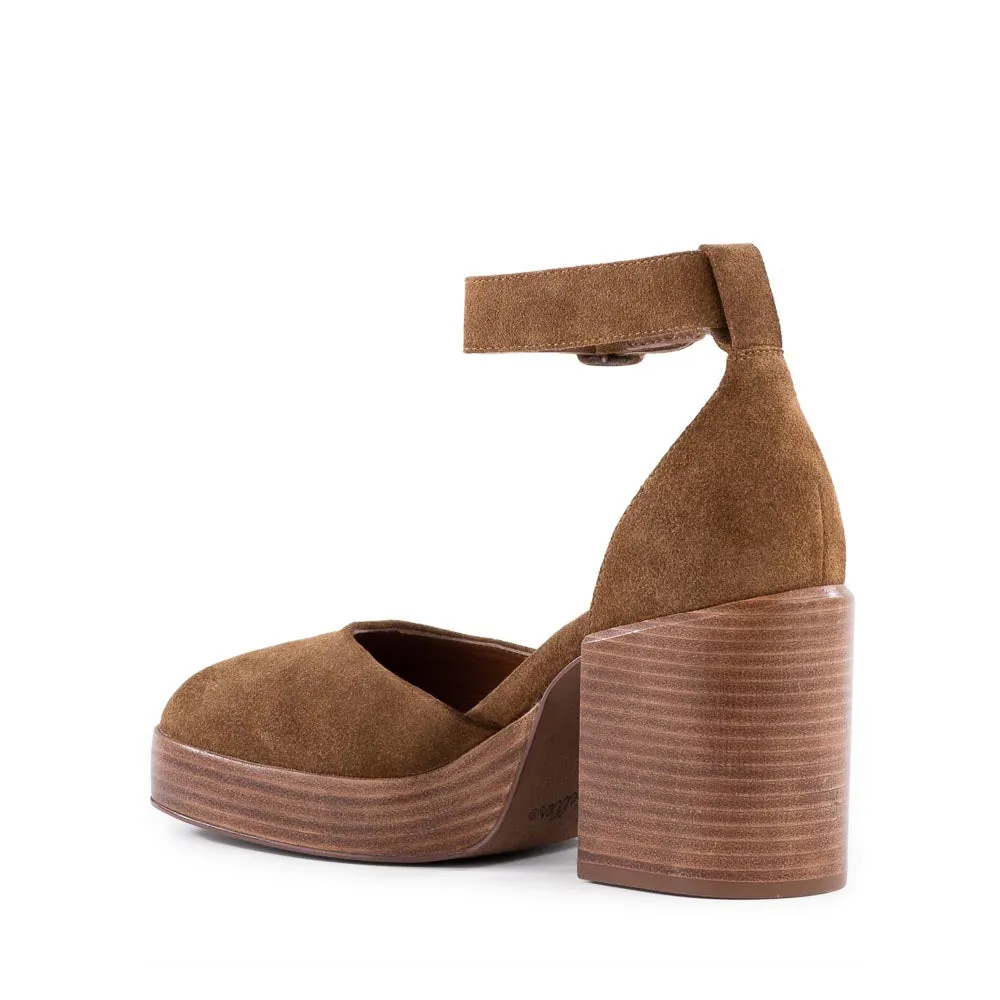 Gleaming Heel