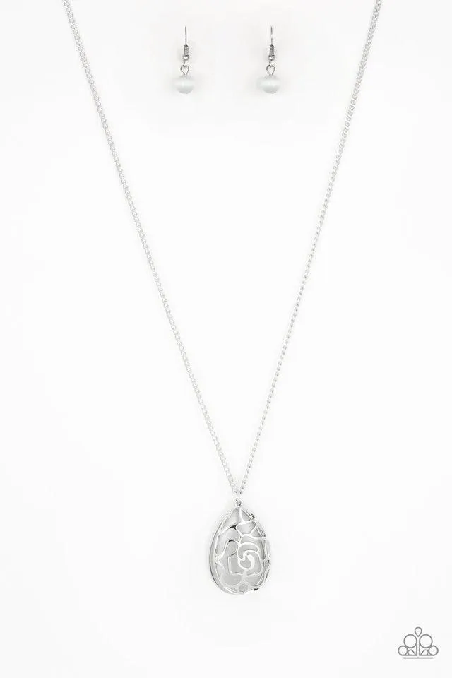 Paparazzi Necklace ~ Gleaming Gardens - White
