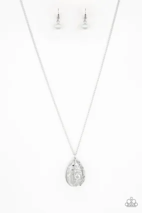 Paparazzi Necklace ~ Gleaming Gardens - White