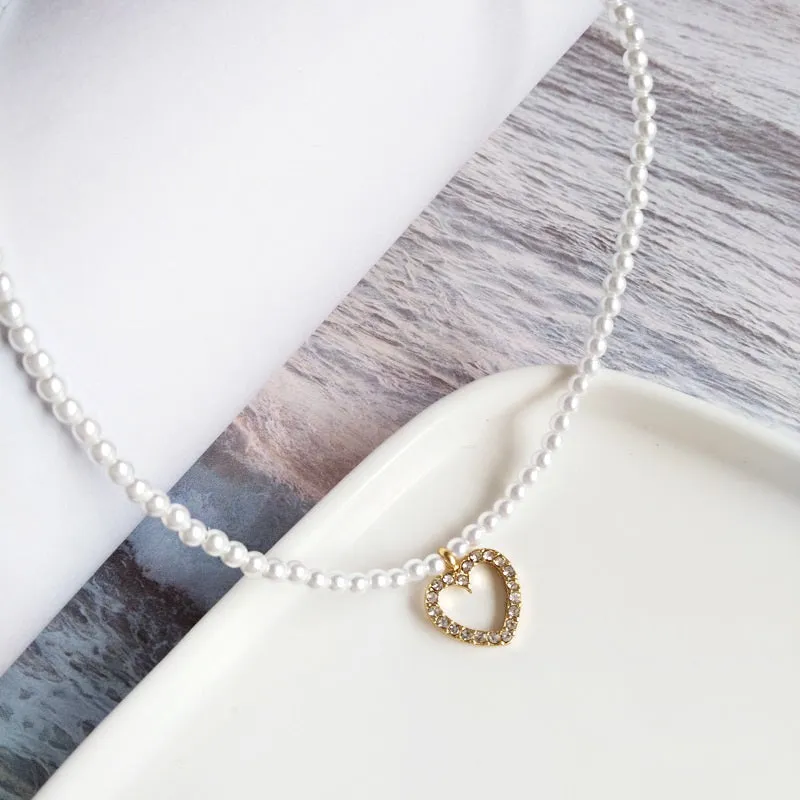 Sweet Fashion Pearl Choker with Delicate Heart Pendant Necklaces