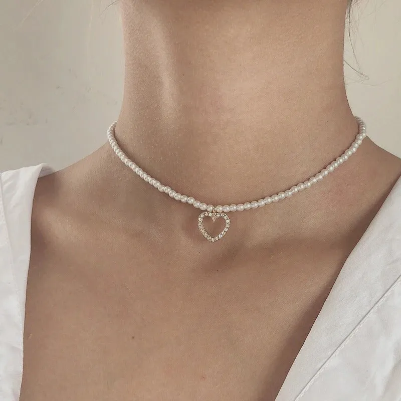 Sweet Fashion Pearl Choker with Delicate Heart Pendant Necklaces