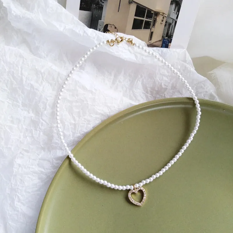 Sweet Fashion Pearl Choker with Delicate Heart Pendant Necklaces
