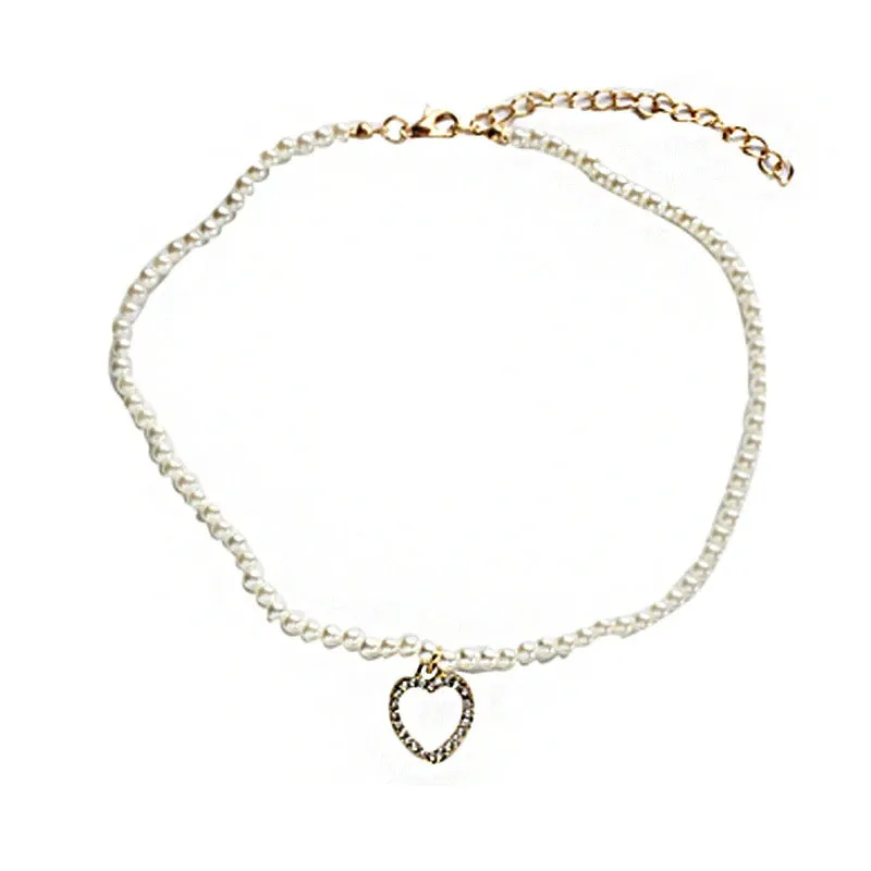 Sweet Fashion Pearl Choker with Delicate Heart Pendant Necklaces
