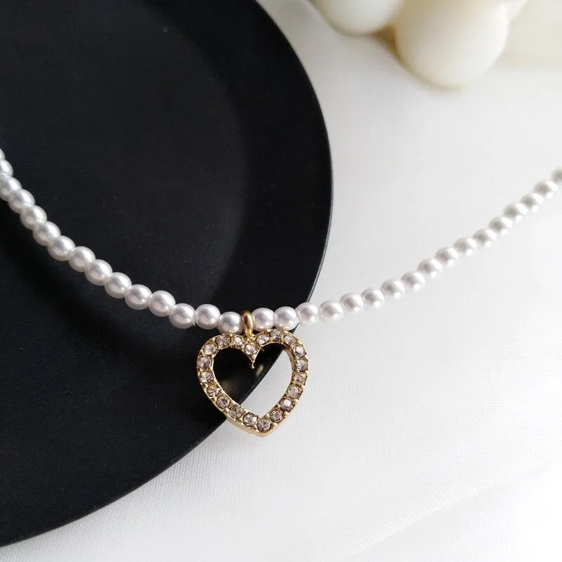 Sweet Fashion Pearl Choker with Delicate Heart Pendant Necklaces