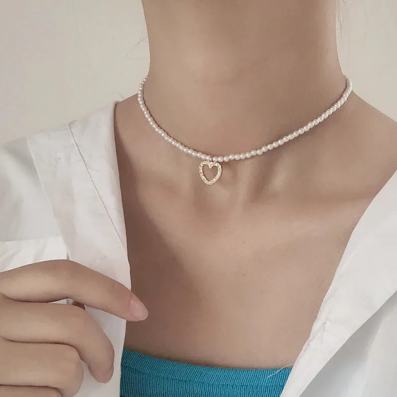 Sweet Fashion Pearl Choker with Delicate Heart Pendant Necklaces