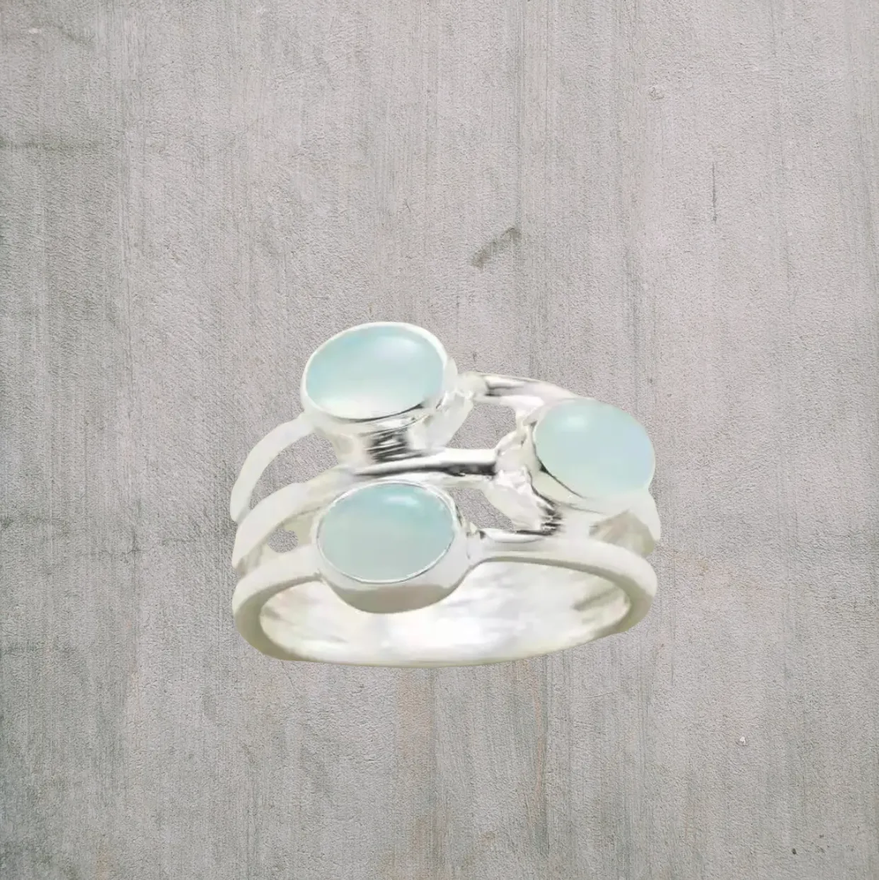 Trendy Hollow Simple Rings for Women Elegant Inlaid with Three Zircon Rings . Size 8.